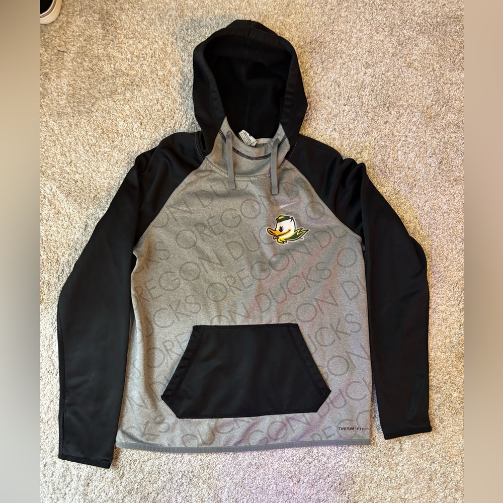 Oregon Ducks Nike Gray and Black therma fit Hoodie